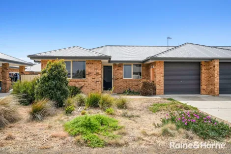 2/32 Henry St, Triabunna, TAS 7190