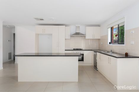 Property photo of 4 Ayesha Rise Pakenham VIC 3810