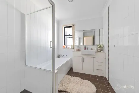 Property photo of 2/11-15 Anzac Road Long Jetty NSW 2261