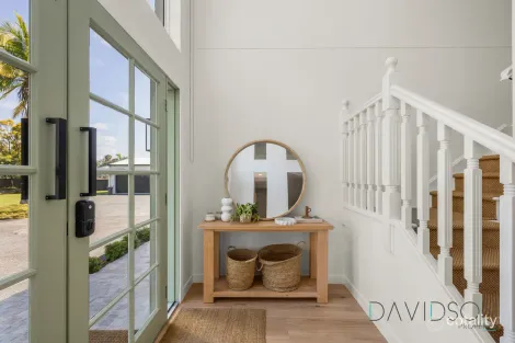 Property photo of 6 Ewingar Court Helensvale QLD 4212