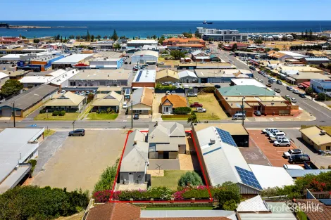 21a/21b Sanford St, Geraldton, WA 6530