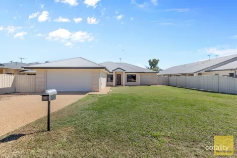 30 Berthun St, Emerald, QLD 4720