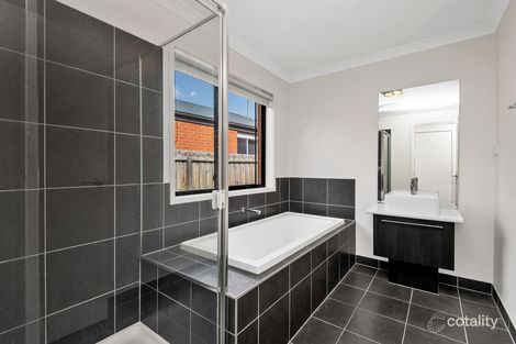 19 Chucklecreek Lane, Armstrong Creek, VIC 3217