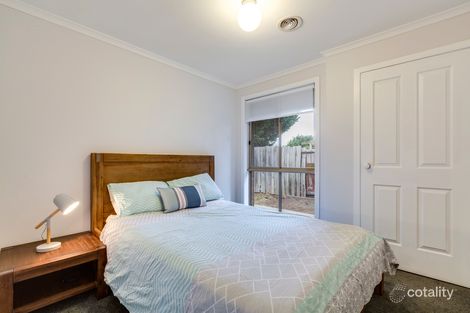 Property photo of 2 Penshurst Court Hillside VIC 3037