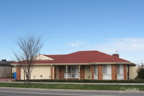 33 Fairholme Bvd, Berwick, VIC 3806