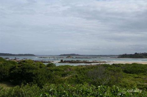 Property photo of 137 Sunpatch Parade Tomakin NSW 2537