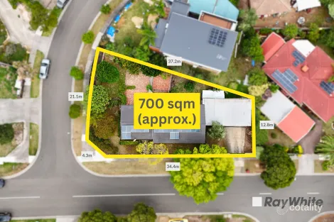 Property photo of 13 Hardman Court Endeavour Hills VIC 3802