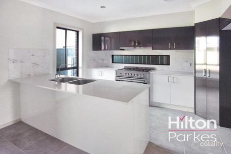 Property photo of 3 Henry Place Plumpton NSW 2761
