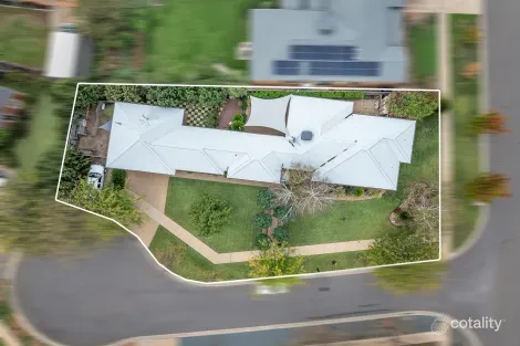 Property photo of 5 Canterbury Place Echuca VIC 3564