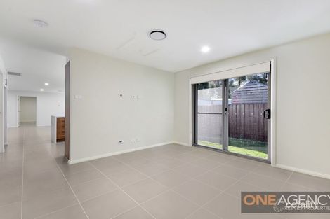 Property photo of 2/65 Madison Circuit St Clair NSW 2759