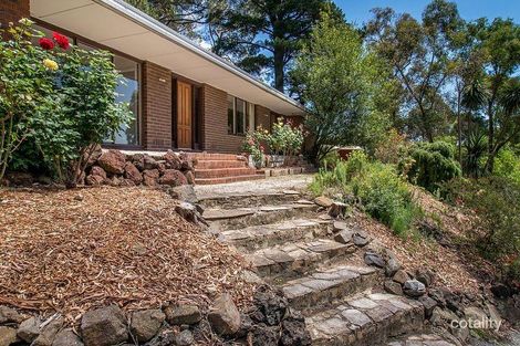 1 Cedar Gr, Selby, VIC 3159