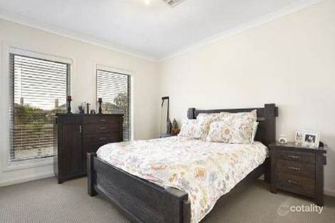Property photo of 2 Riverside Avenue Avondale Heights VIC 3034