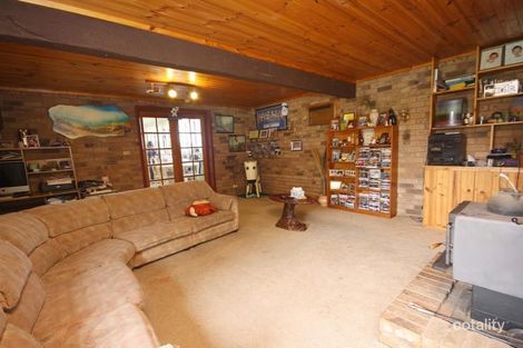 Property photo of 32 Arthurs Lane Mount Mercer VIC 3352