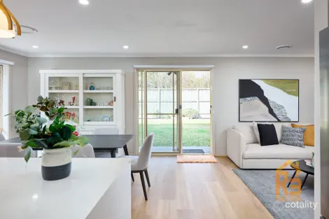 Property photo of 3A Gifford Close Berwick VIC 3806