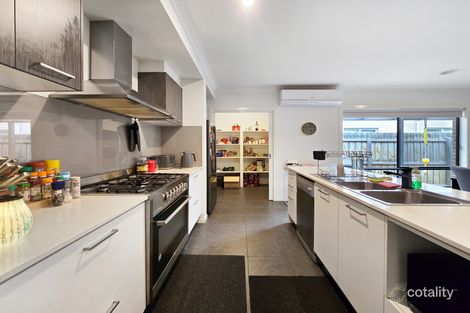 Property photo of 29 Sirrom Crescent Armstrong Creek VIC 3217