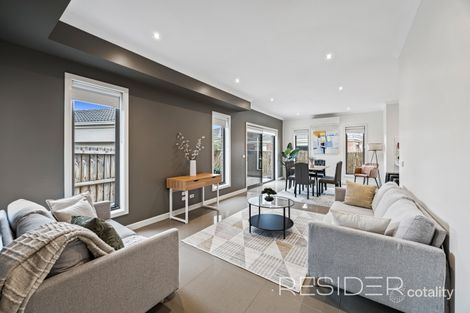 Property photo of 2/9 Kumara Circuit South Morang VIC 3752