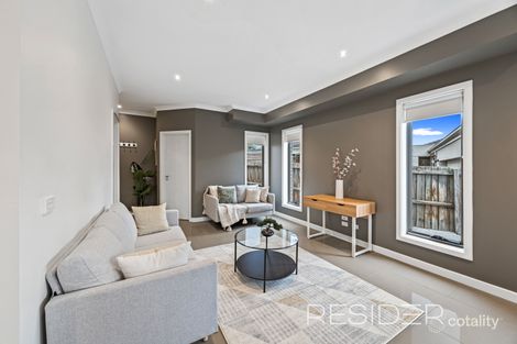 Property photo of 2/9 Kumara Circuit South Morang VIC 3752