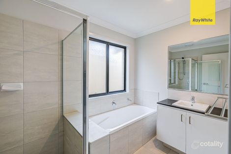 8 Bark St, Park Ridge, QLD 4125