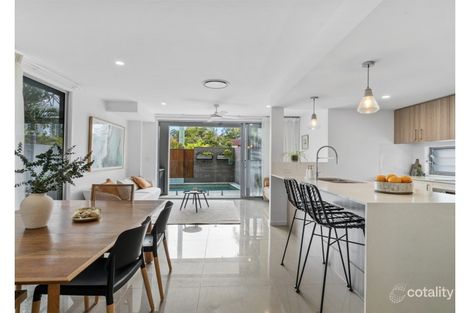 Property photo of 2/30 Coolangatta Road Coolangatta QLD 4225