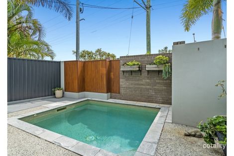 Property photo of 2/30 Coolangatta Road Coolangatta QLD 4225