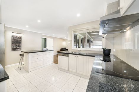 Property photo of 21 Quirk Court Endeavour Hills VIC 3802