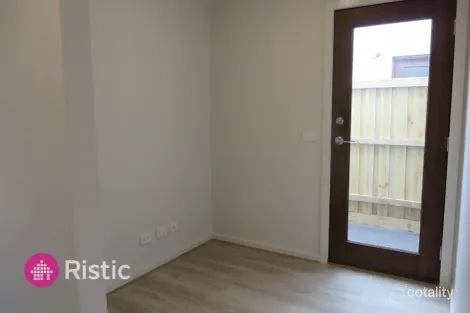 Property photo of 3 Atherton Walk Doreen VIC 3754