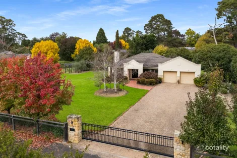 Property photo of 15 Stratford Way Burradoo NSW 2576