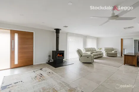 Property photo of 5 Campbell Court Darley VIC 3340