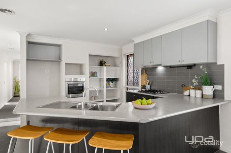 Property photo of 23 Howardson Circuit St Albans VIC 3021