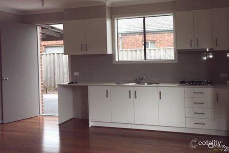 Property photo of 27 Westmoreland Avenue Cranbourne North VIC 3977