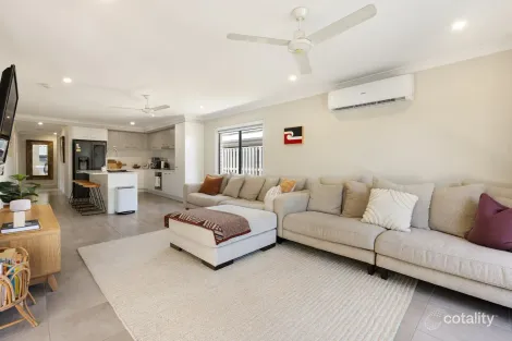 Property photo of 31 Aspen Way Arundel QLD 4214