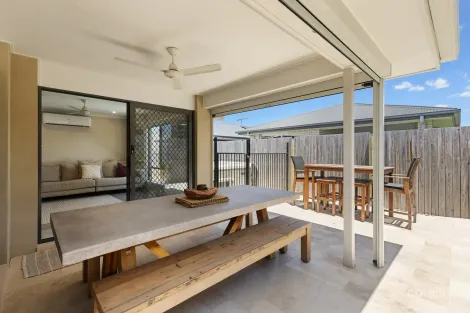 Property photo of 31 Aspen Way Arundel QLD 4214