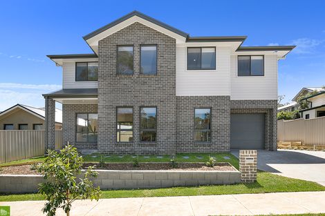 27 Highway Ave, West Wollongong, NSW 2500