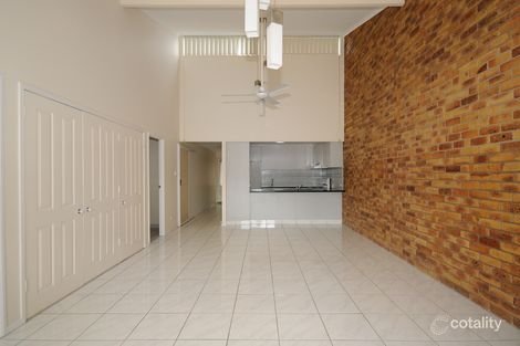 Property photo of 2/39 Anzac Avenue Newtown QLD 4350