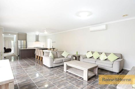 Property photo of 10 Lewisham Place Craigieburn VIC 3064