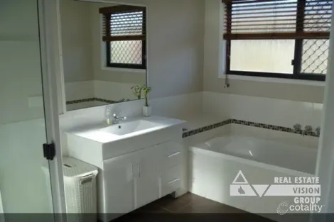 Property photo of 1/2 Baird Street Emerald QLD 4720