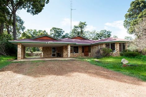 53 Lyons Rd, Waroona, WA 6215