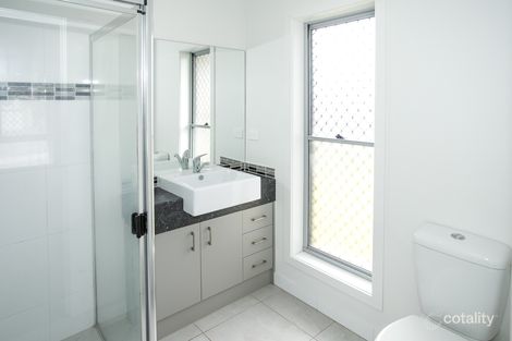 Property photo of 33 Waterhouse Drive Willow Vale QLD 4209