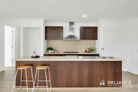 Property photo of 16 Dunlin Crescent Williams Landing VIC 3027