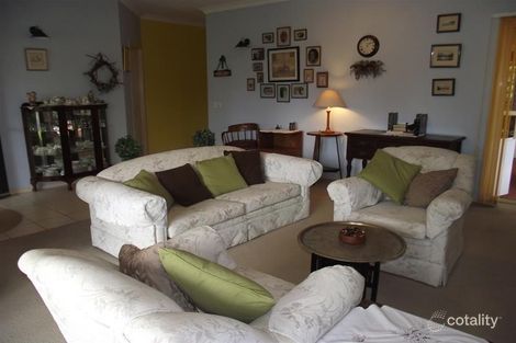 Property photo of 8 Kalmia Court Bongaree QLD 4507