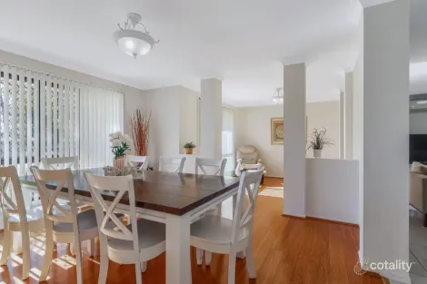 Property photo of 15 Glenroy Place Parkinson QLD 4115