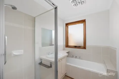 Property photo of 4/64 Edward Street Macleod VIC 3085