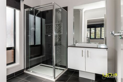 Property photo of 45 Omeara Crescent Cranbourne East VIC 3977