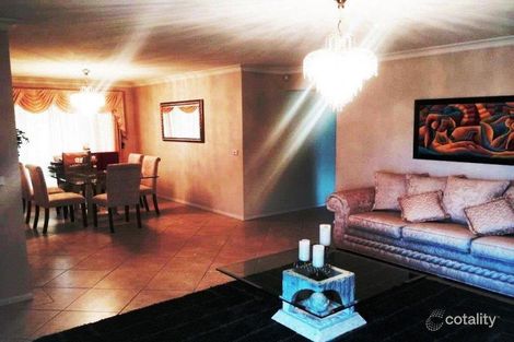 Property photo of 11 Canada Close Minto NSW 2566