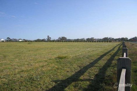 Property photo of 2 Vanessa Drive Mickleham VIC 3064