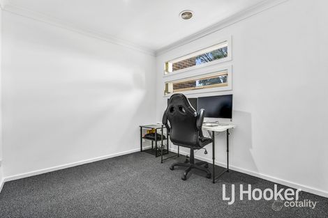 Property photo of 17/52-54 Shinners Avenue Berwick VIC 3806