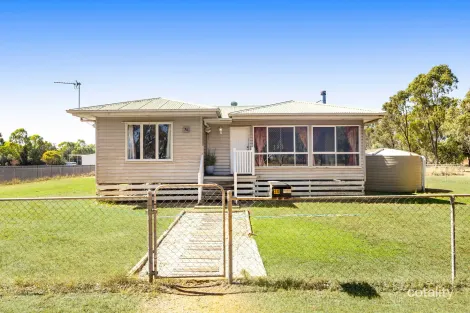 30 Ramsay St, Oakey, QLD 4401