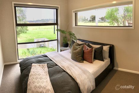 Property photo of 13 Rove Lane Doreen VIC 3754