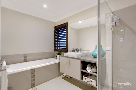 Property photo of 28 Peppermint Grove Taylors Hill VIC 3037