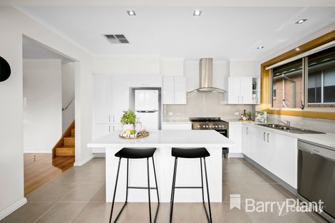 Property photo of 24 Gabonia Avenue Watsonia VIC 3087